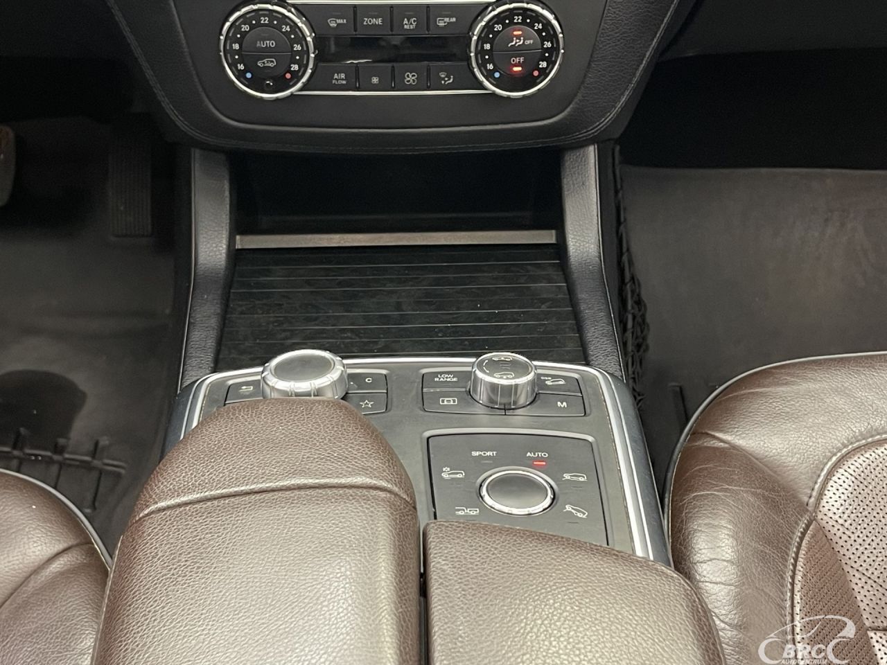 Mercedes-Benz GL350 | 23