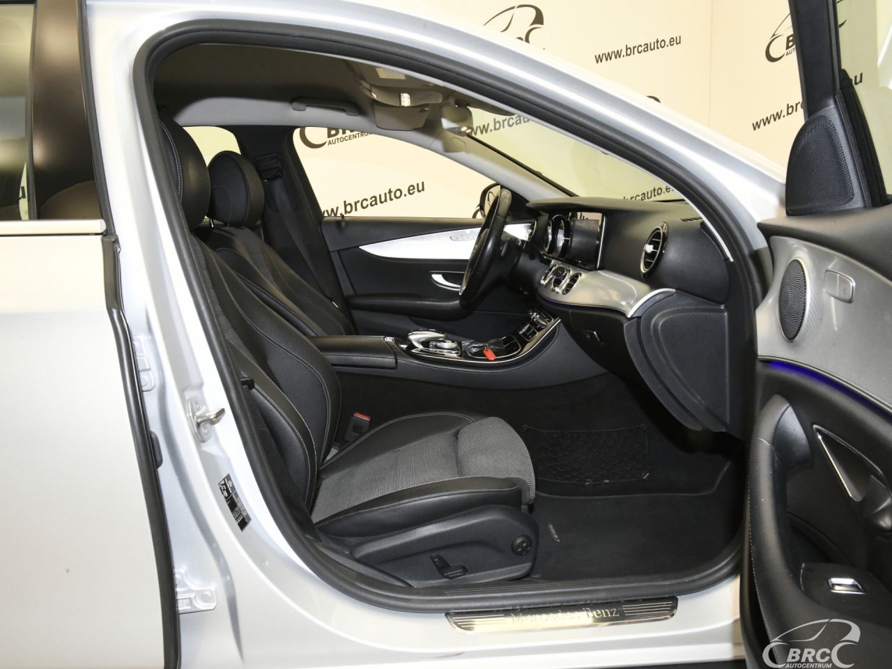 Mercedes-Benz E220 | 3