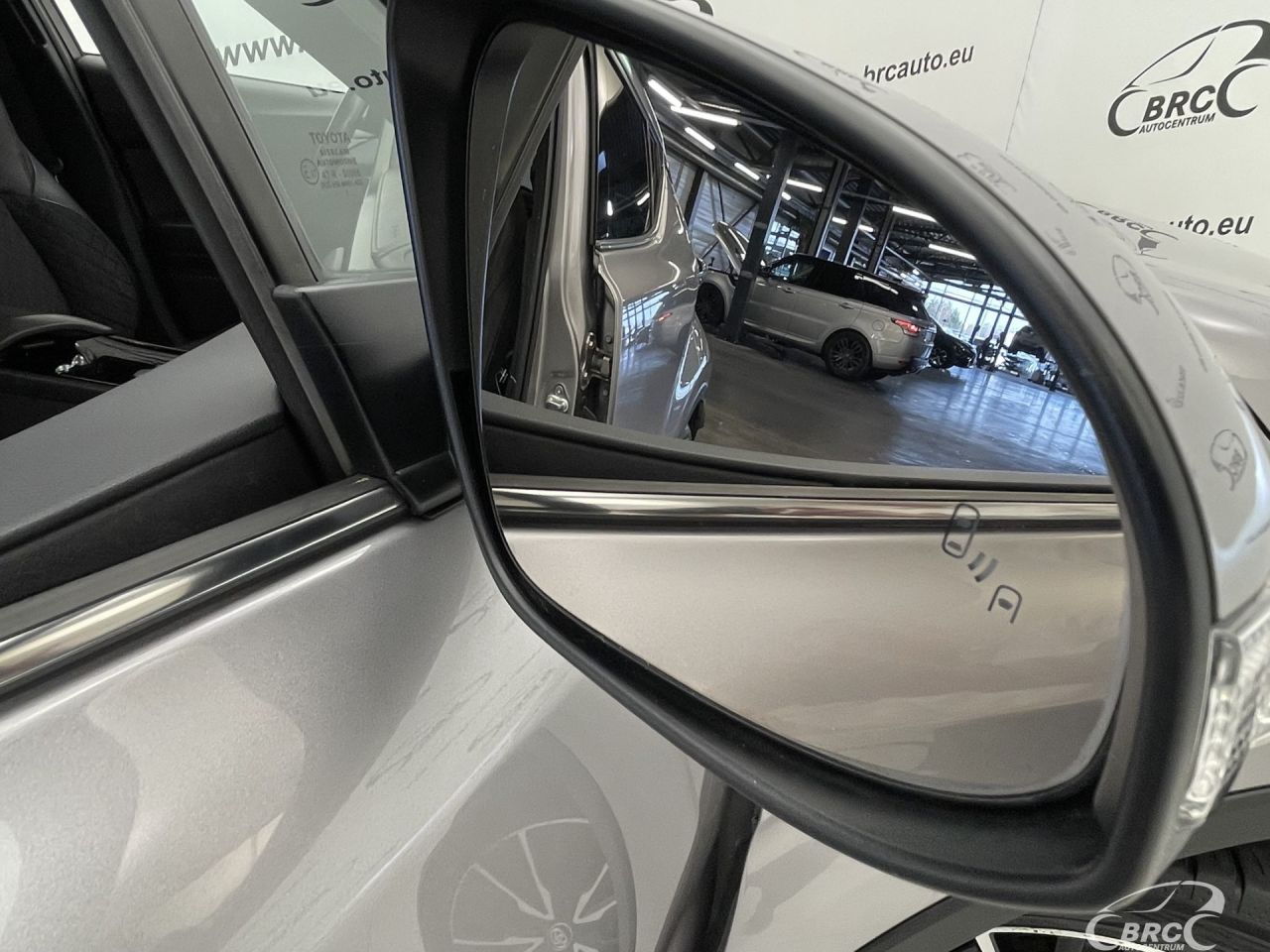 Toyota C-HR | 12