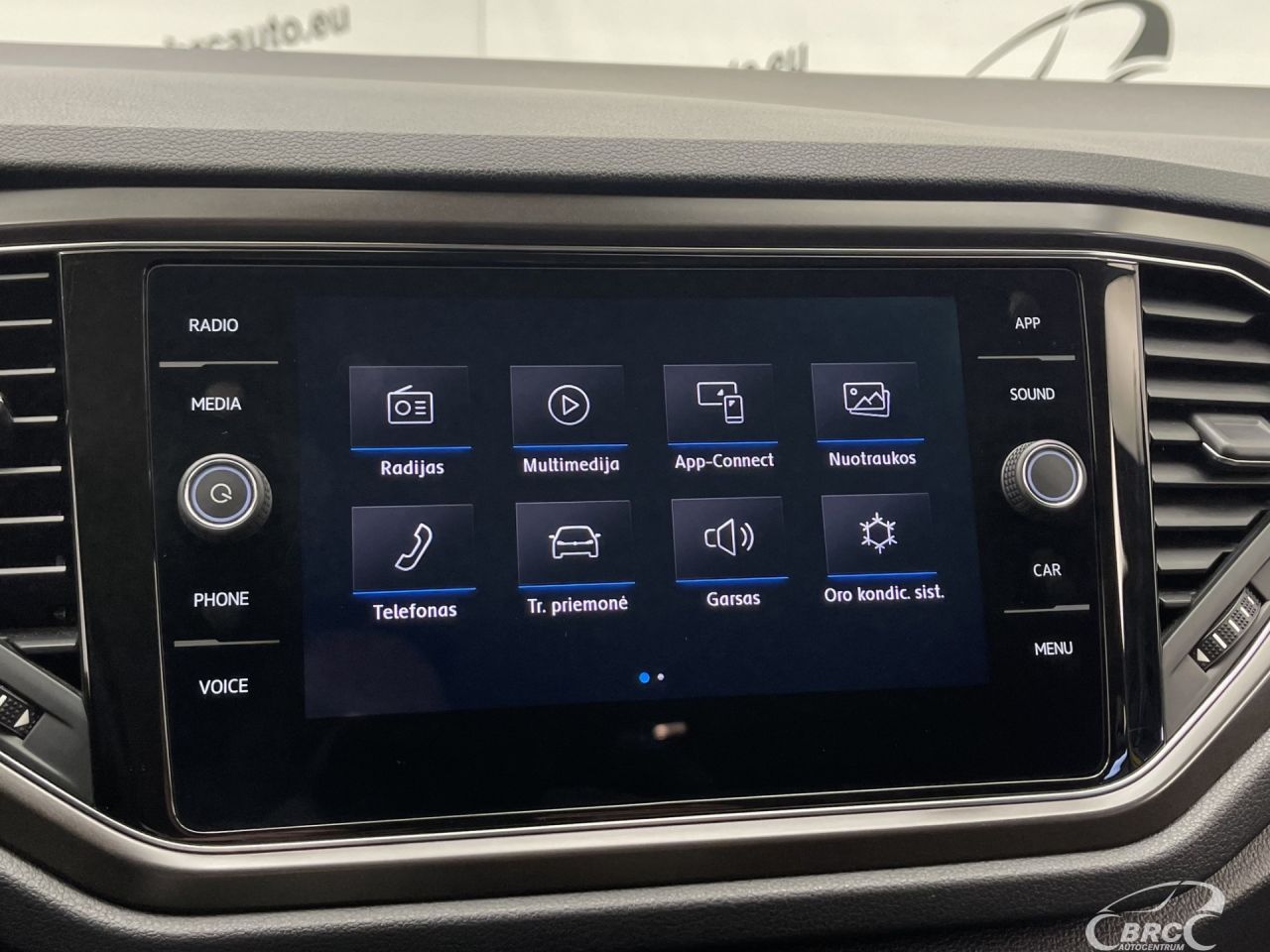 Volkswagen T-Roc | 38