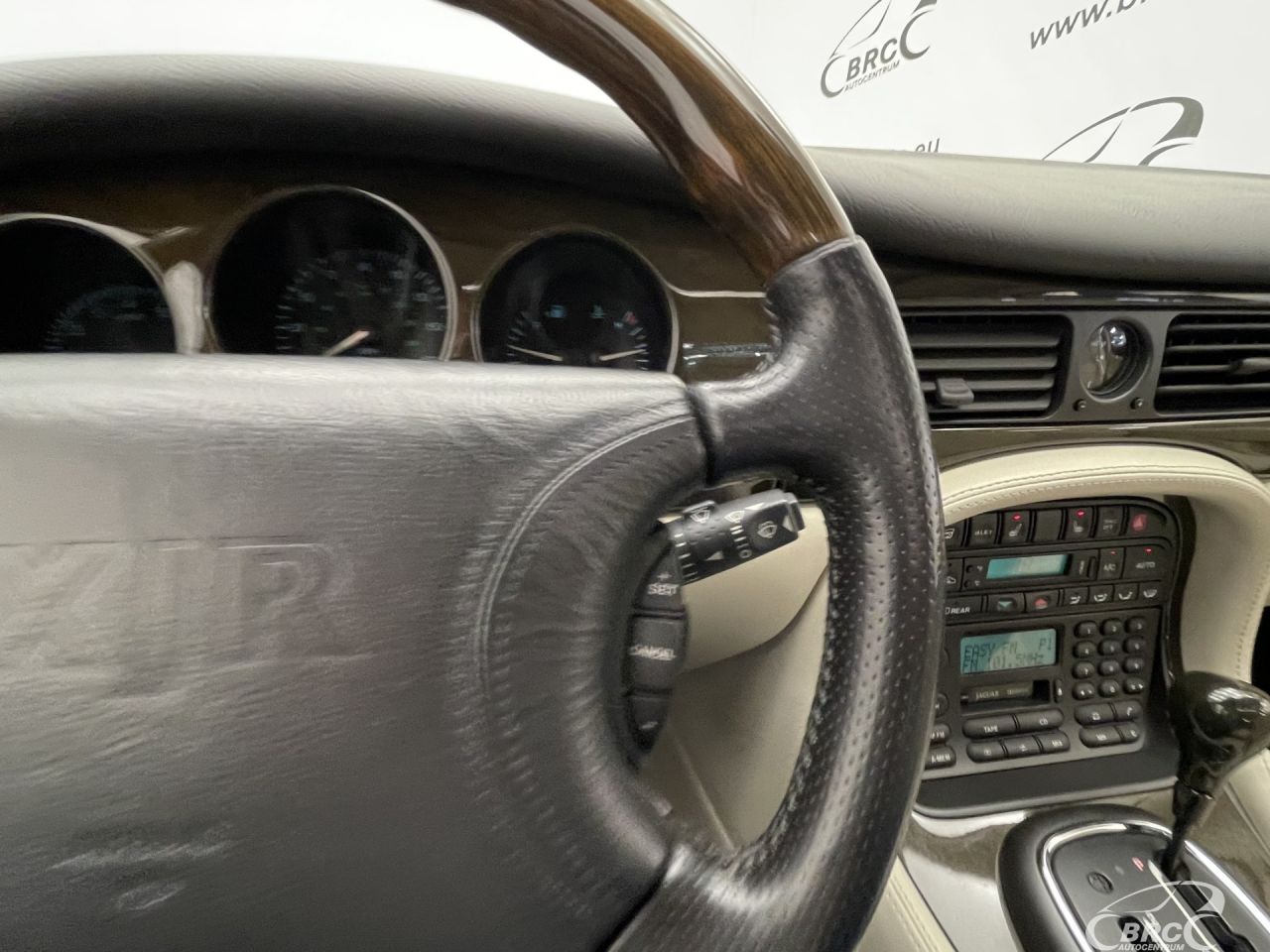 Jaguar XJR | 28