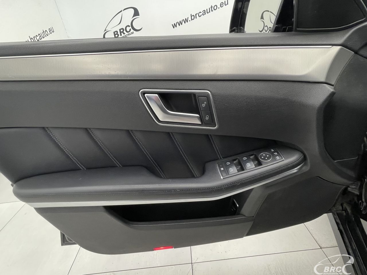 Mercedes-Benz E200 | 18