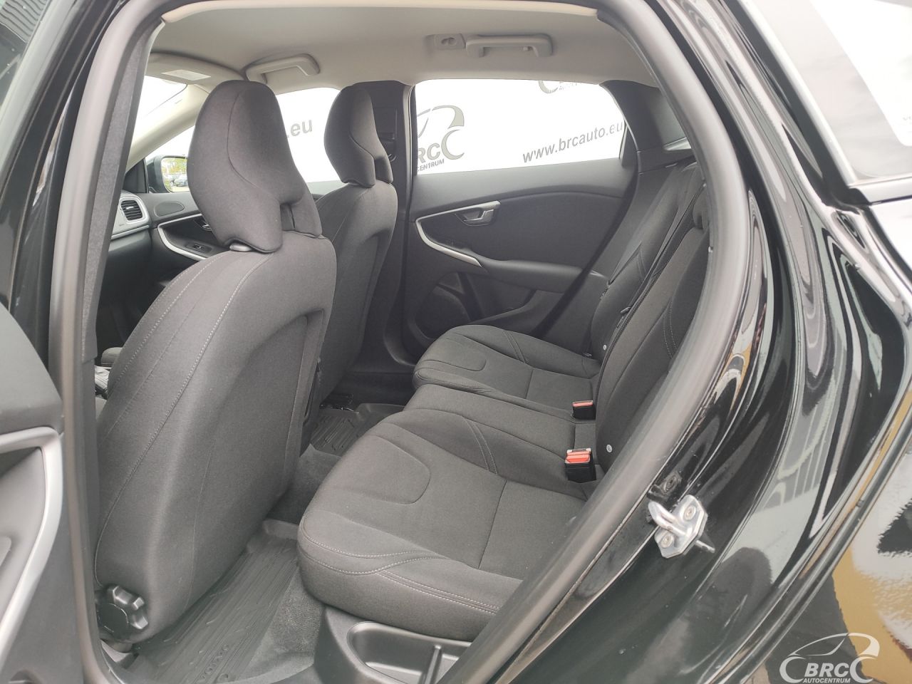 Volvo V40 | 13