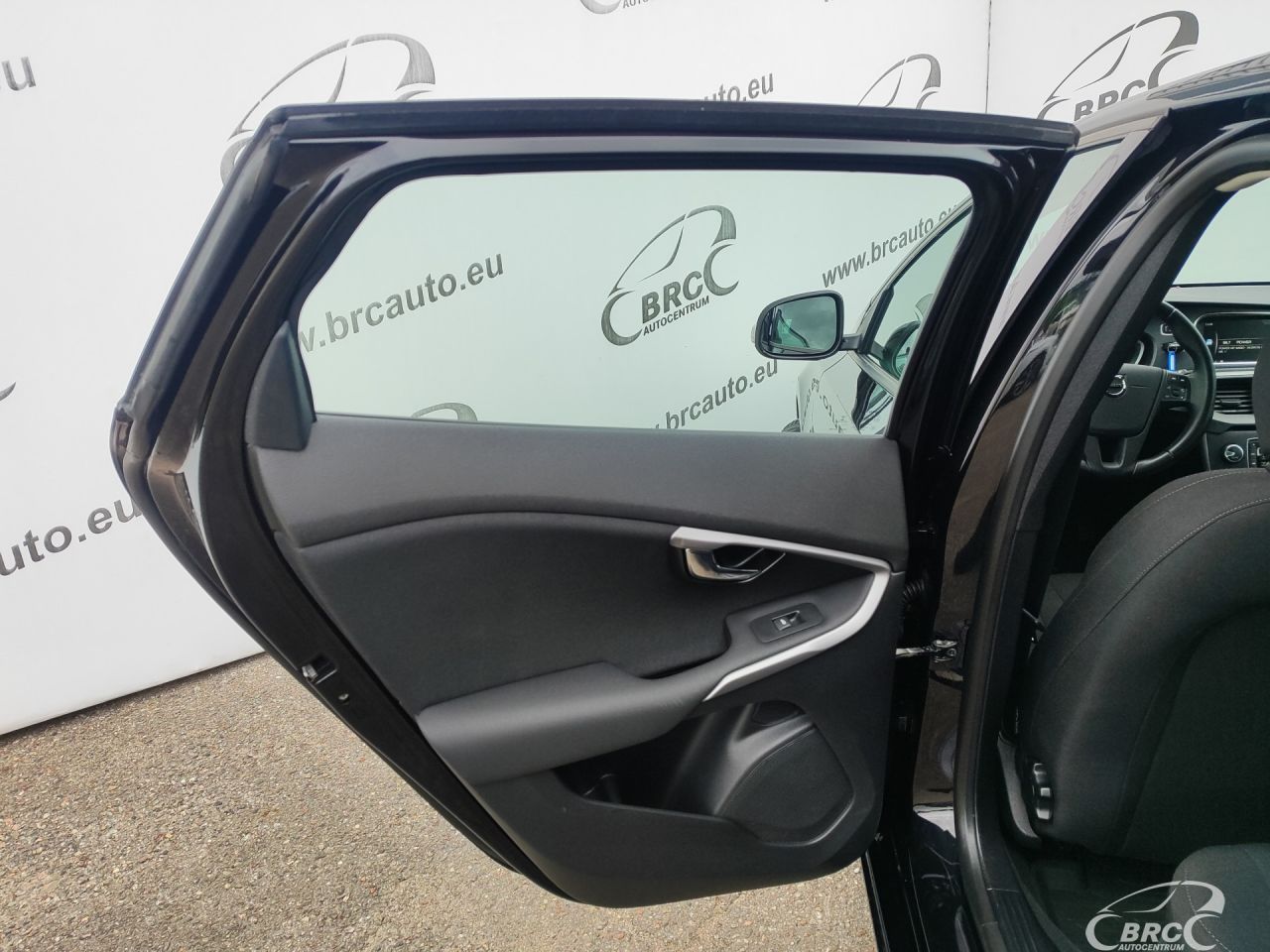 Volvo V40 | 12