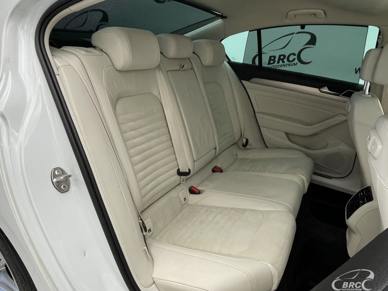 Volkswagen Passat | 12
