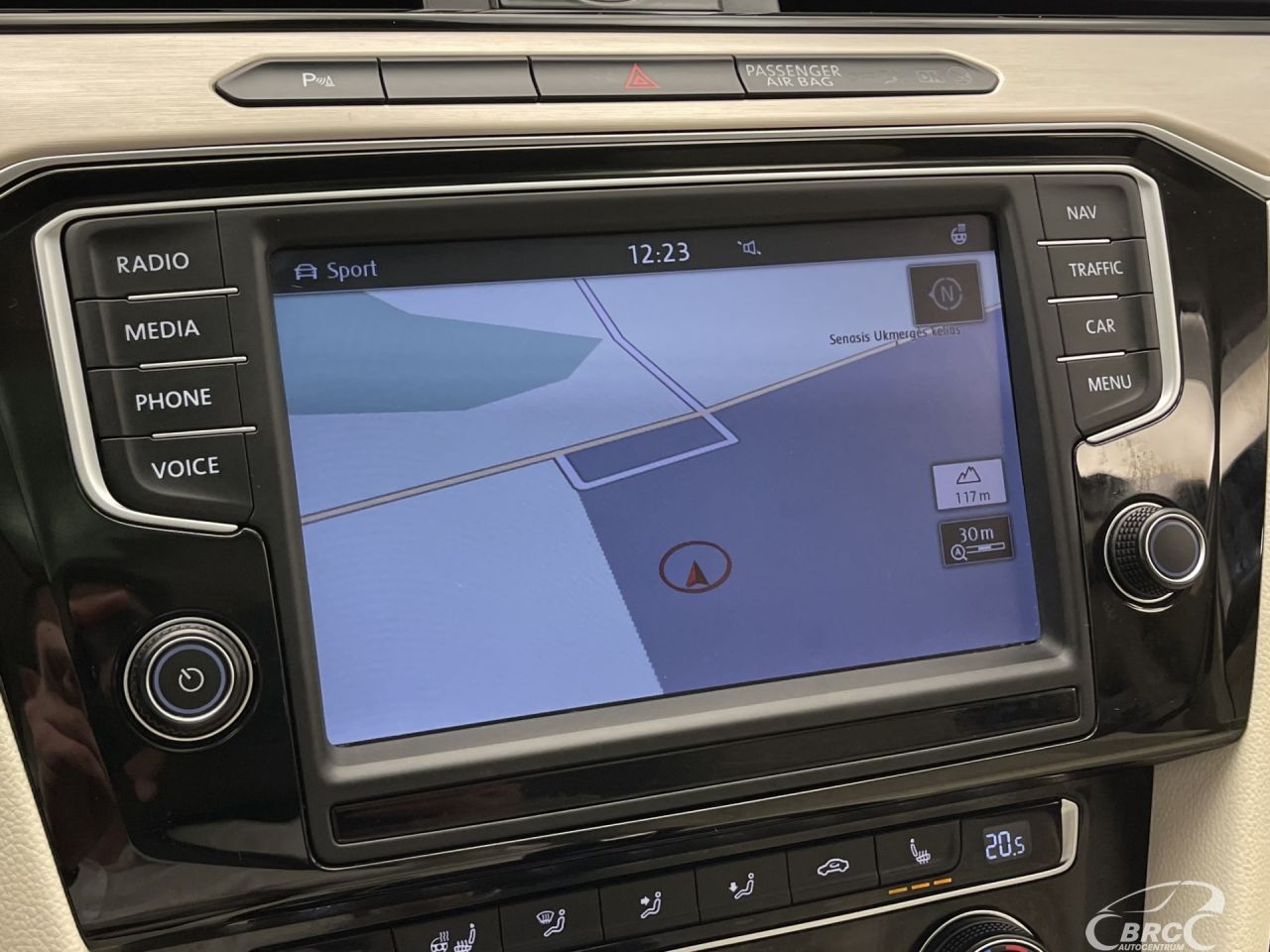 Volkswagen Passat | 33