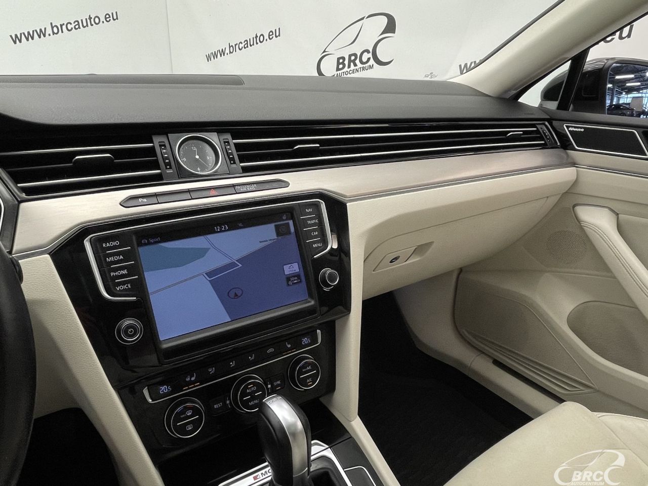 Volkswagen Passat | 28