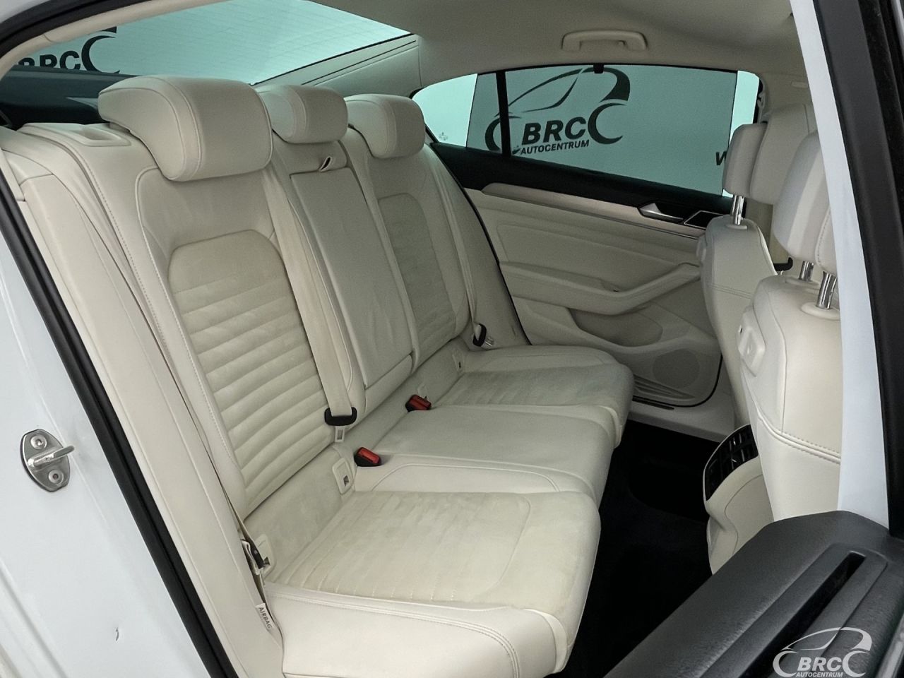 Volkswagen Passat | 11