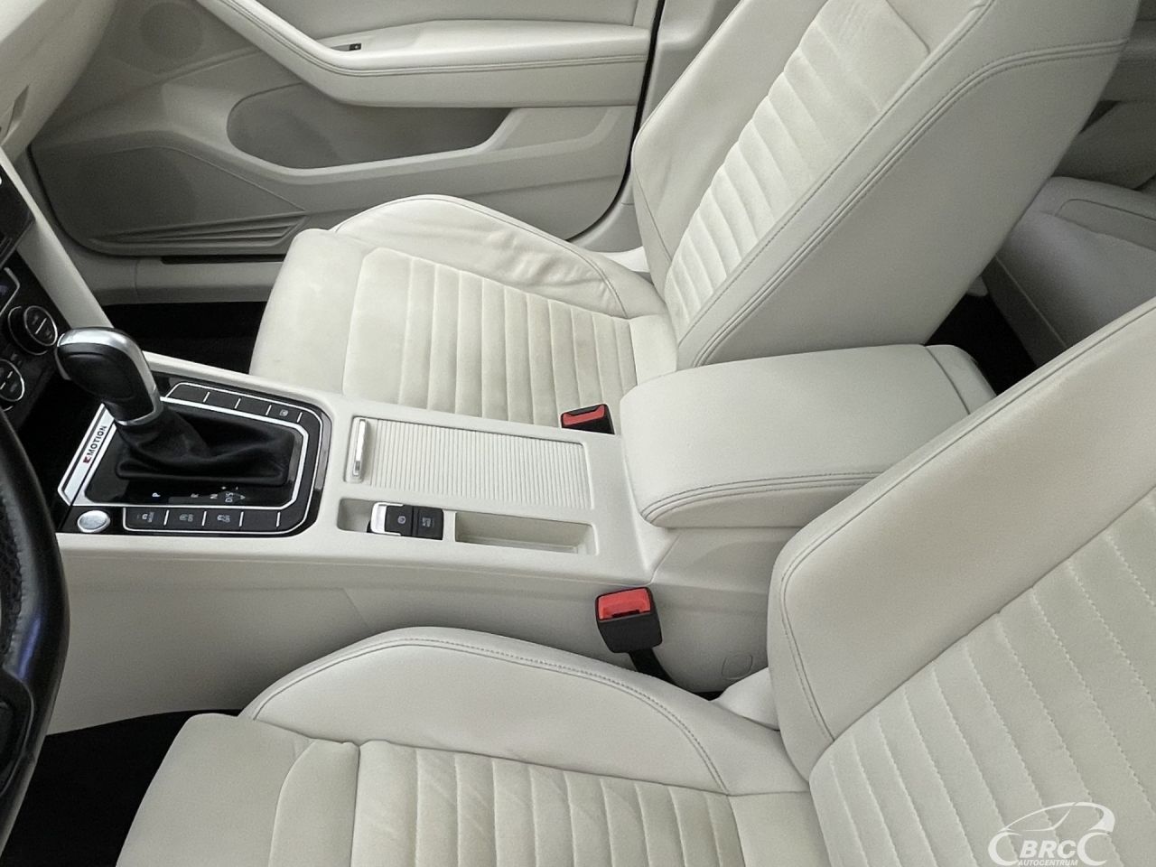 Volkswagen Passat | 24
