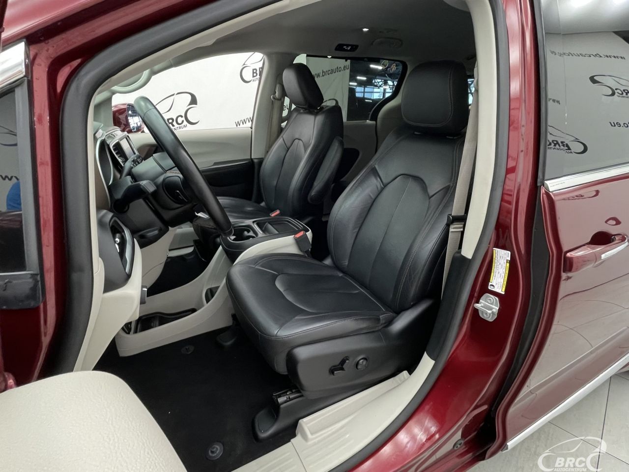Chrysler Pacifica | 24