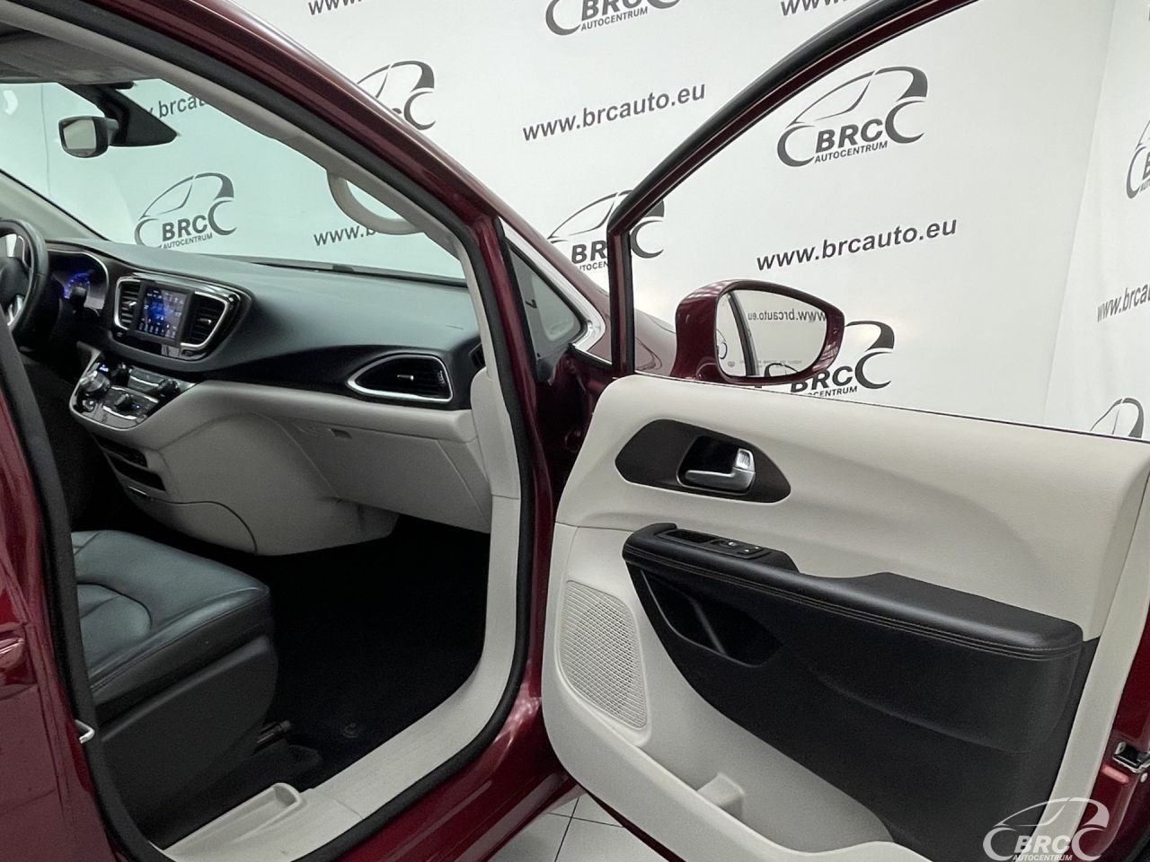 Chrysler Pacifica | 8