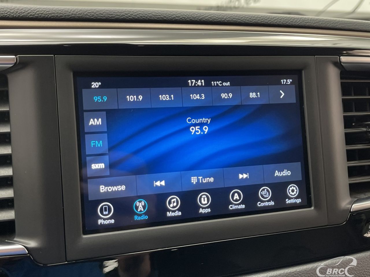 Chrysler Pacifica | 35