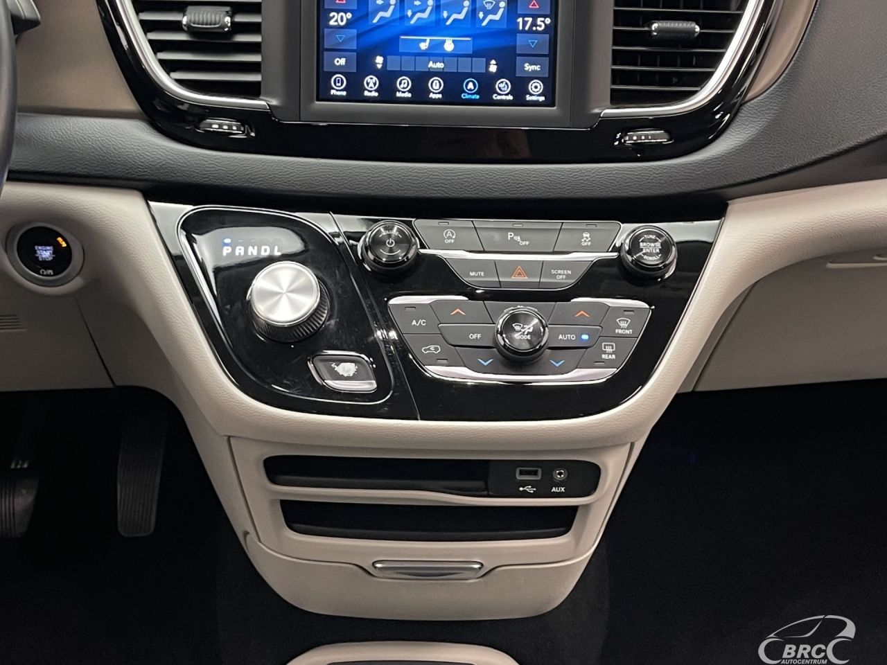 Chrysler Pacifica | 17