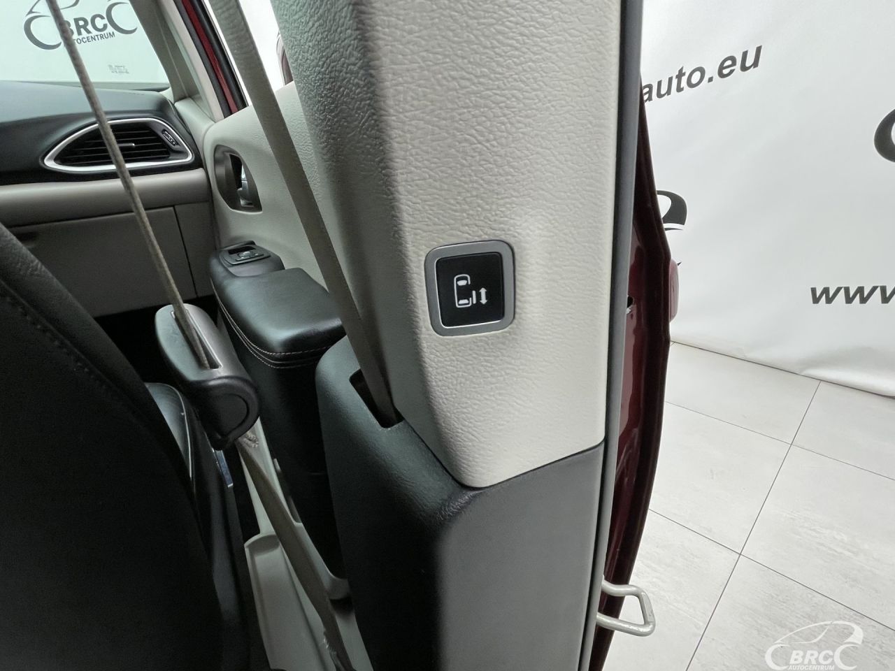 Chrysler Pacifica | 19