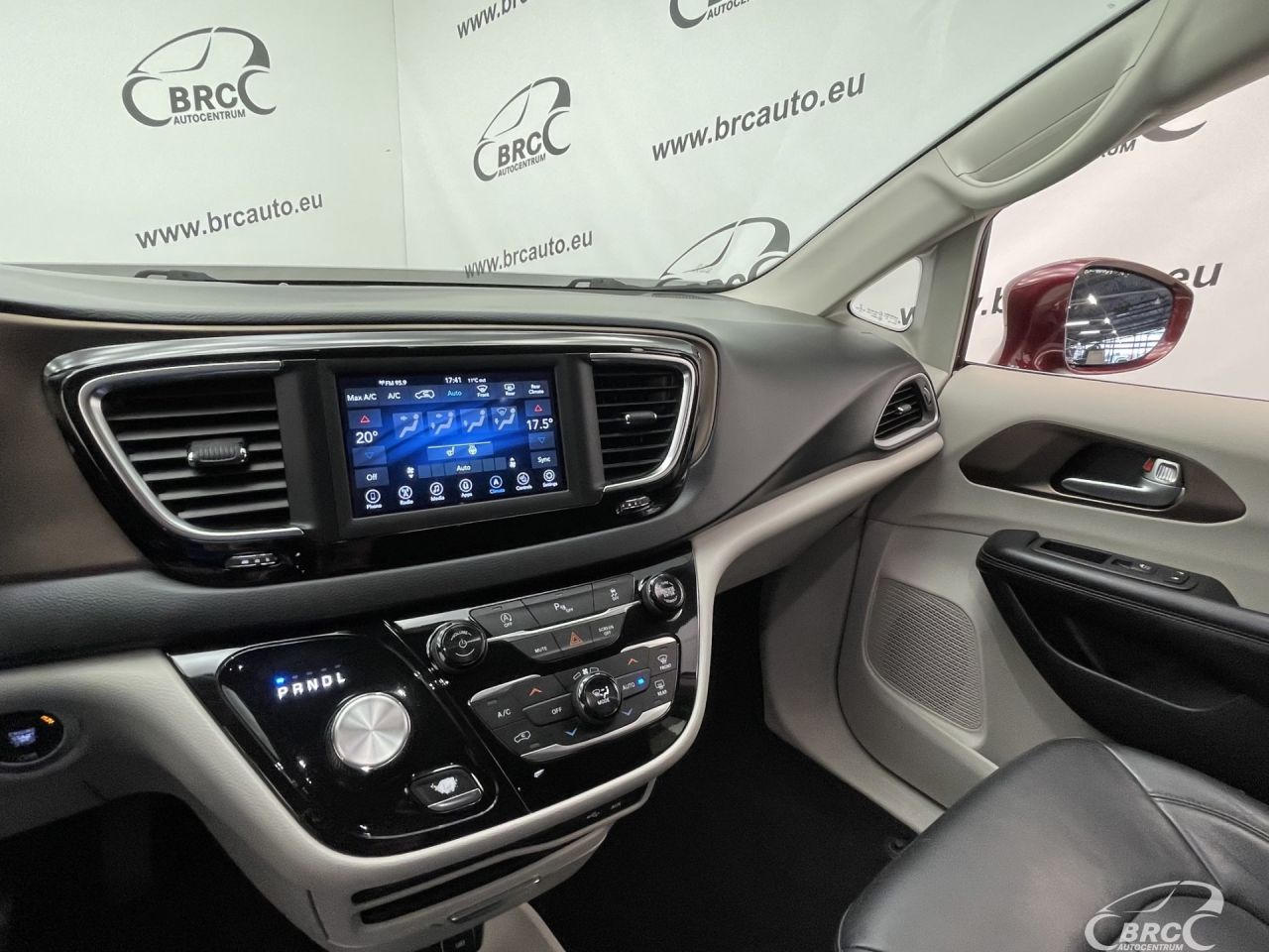 Chrysler Pacifica | 23