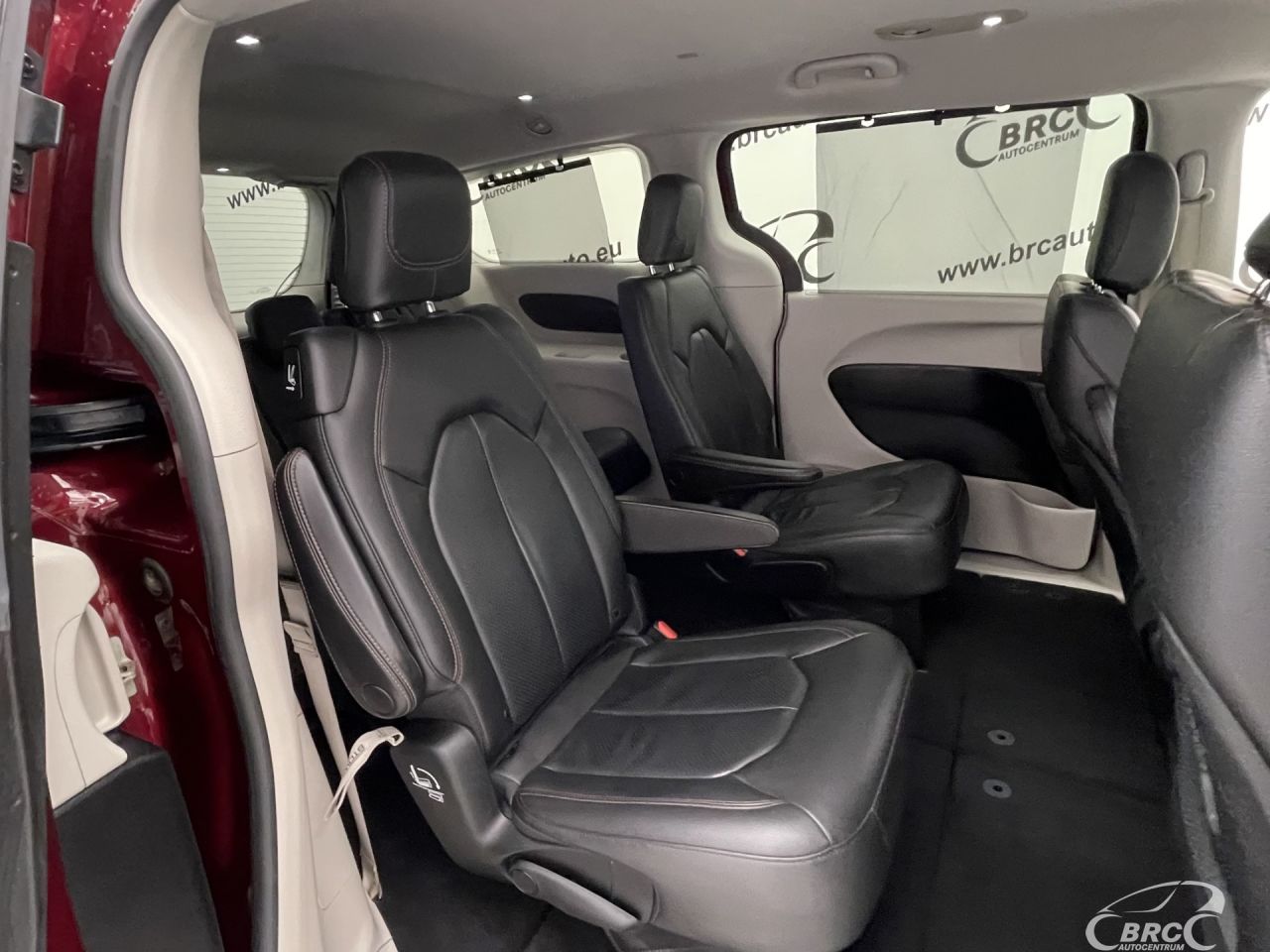 Chrysler Pacifica | 10