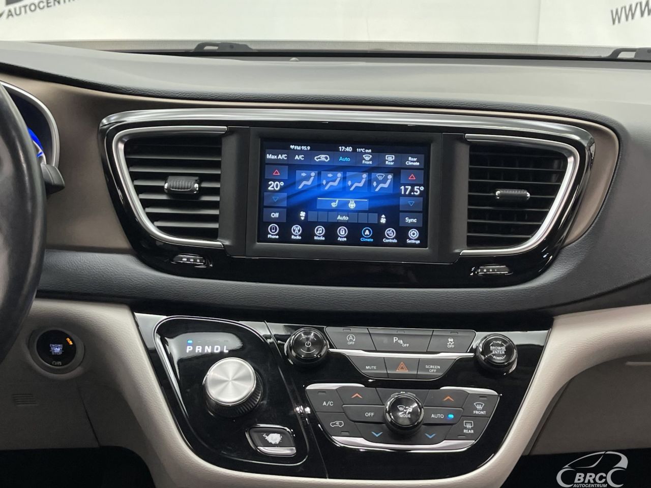 Chrysler Pacifica | 16