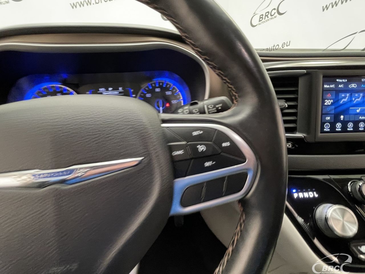 Chrysler Pacifica | 29