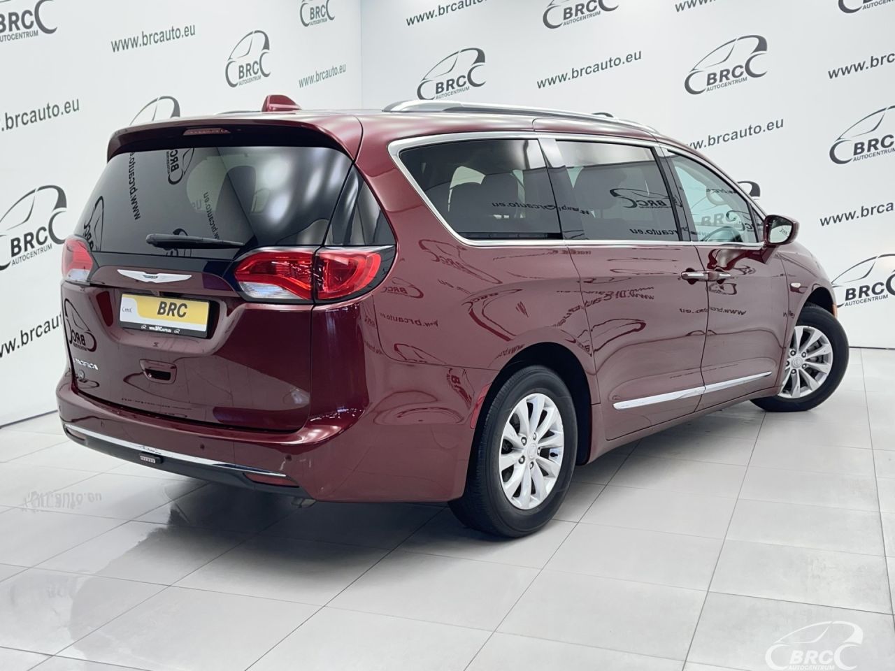 Chrysler Pacifica | 1