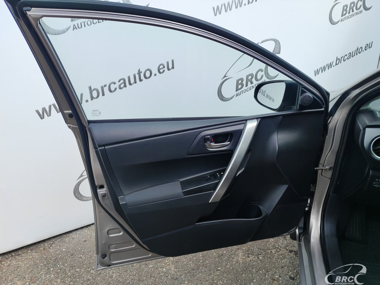 Toyota Auris | 17