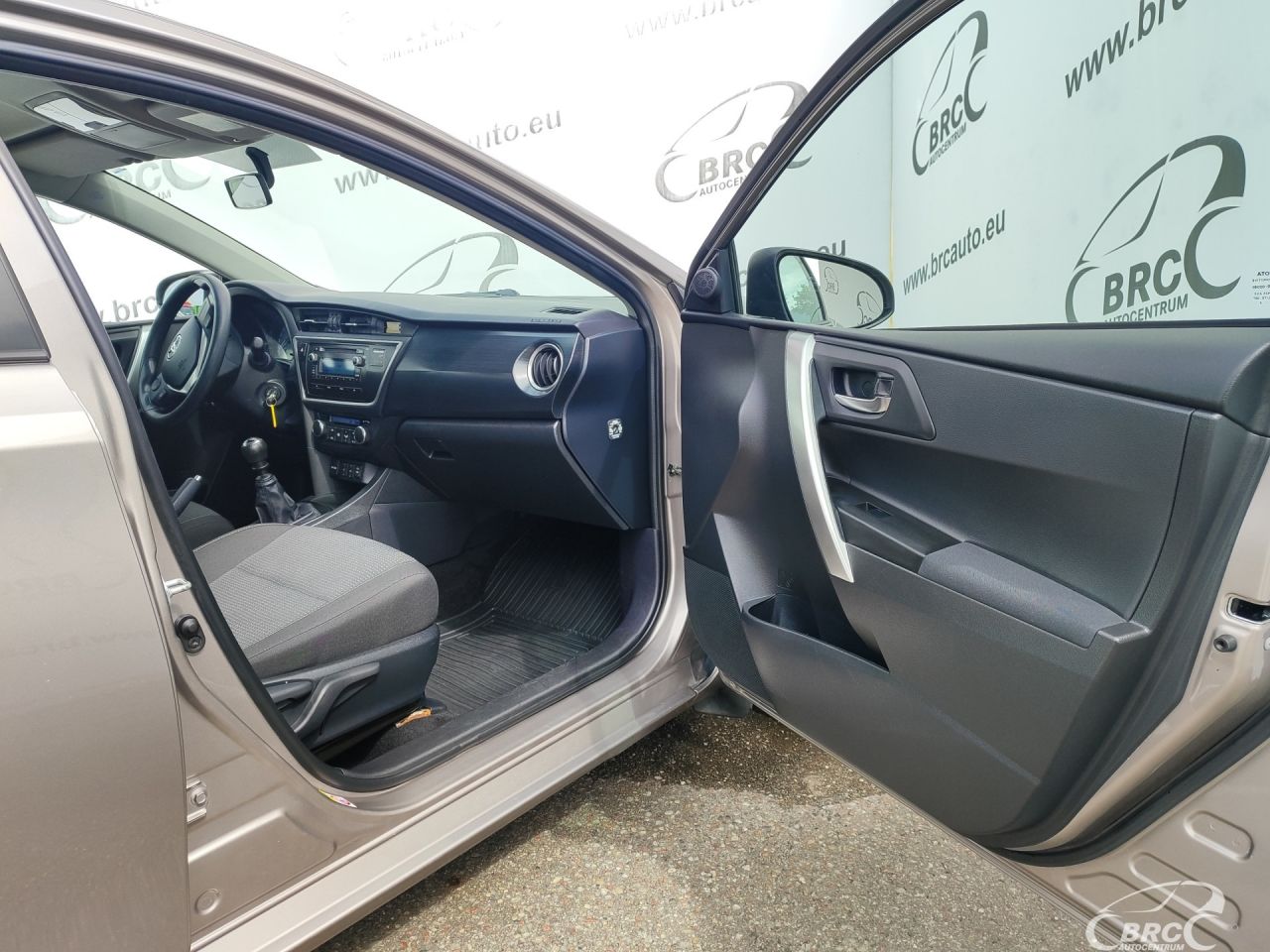 Toyota Auris | 6