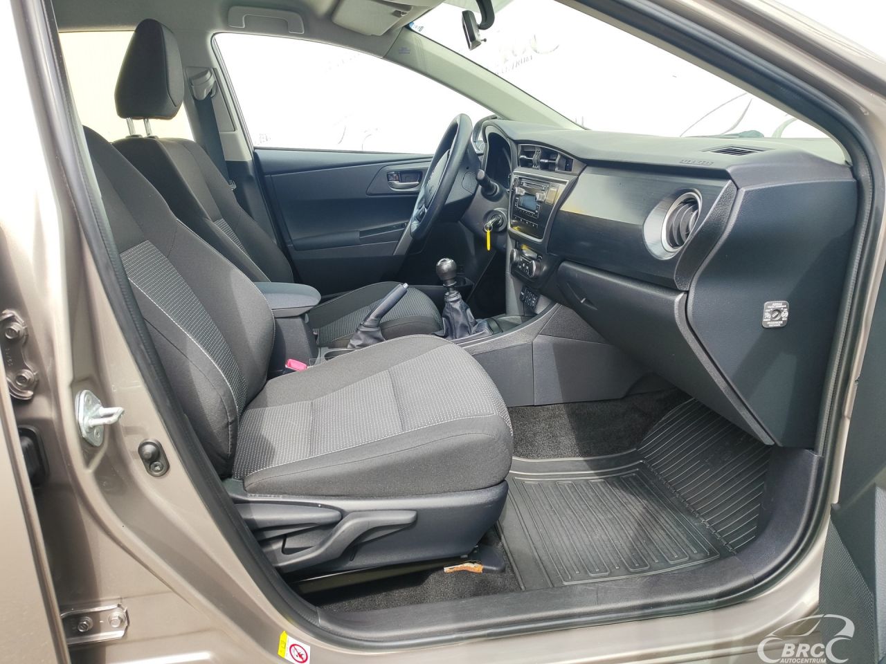 Toyota Auris | 7