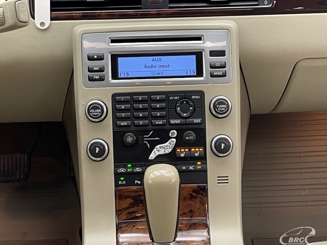 Volvo XC70 | 18