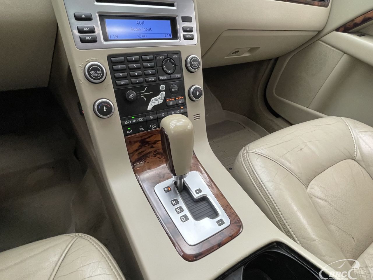 Volvo XC70 | 28