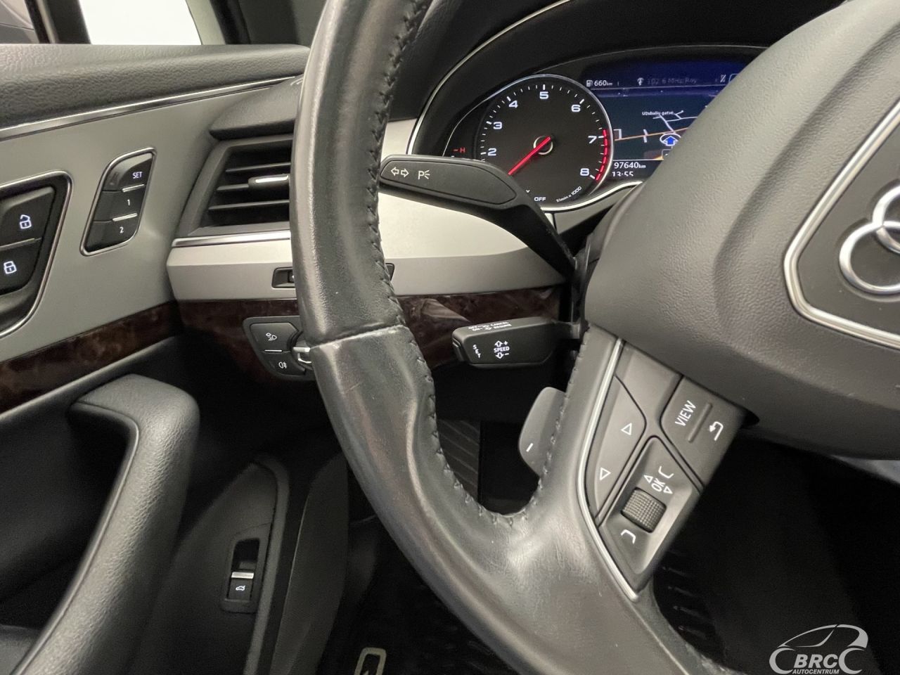 Audi Q7 | 33