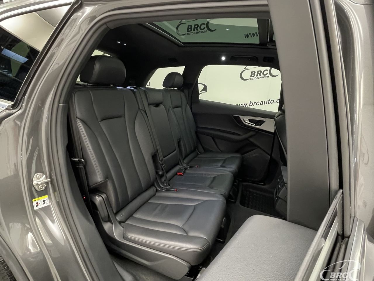 Audi Q7 | 10