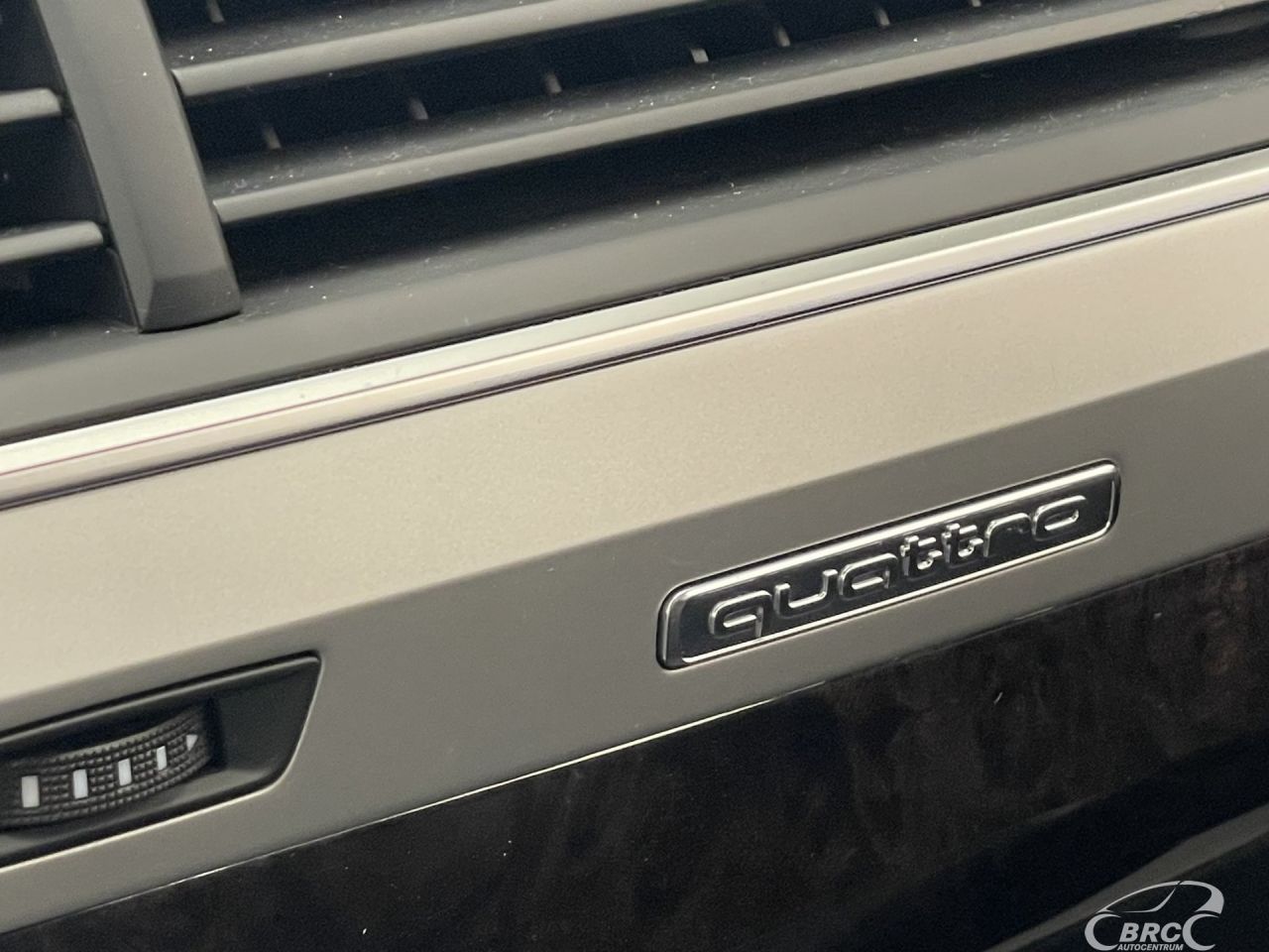 Audi Q7 | 30