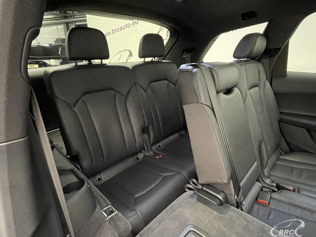 Audi Q7 | 12