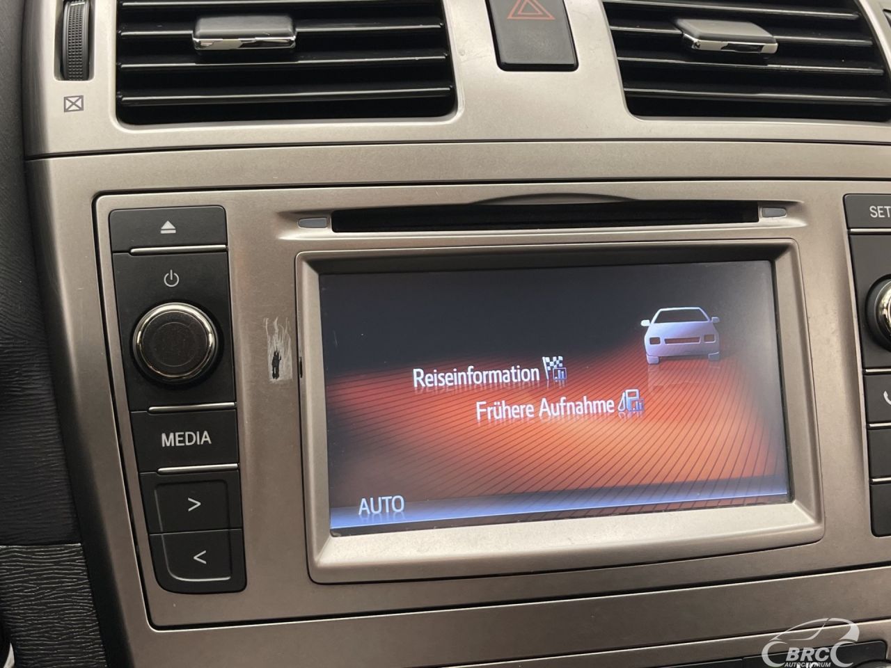 Toyota Avensis | 40