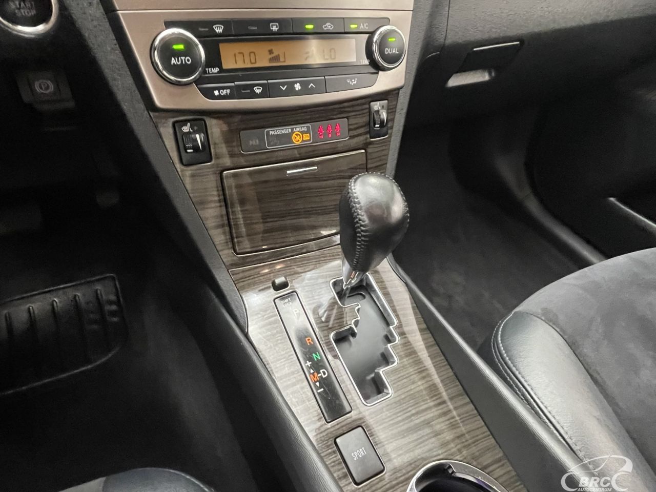 Toyota Avensis | 24