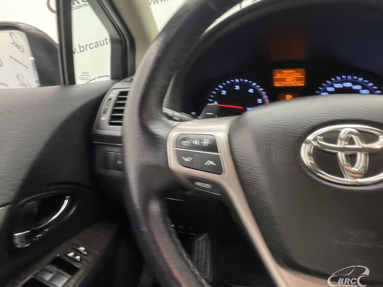 Toyota Avensis | 28
