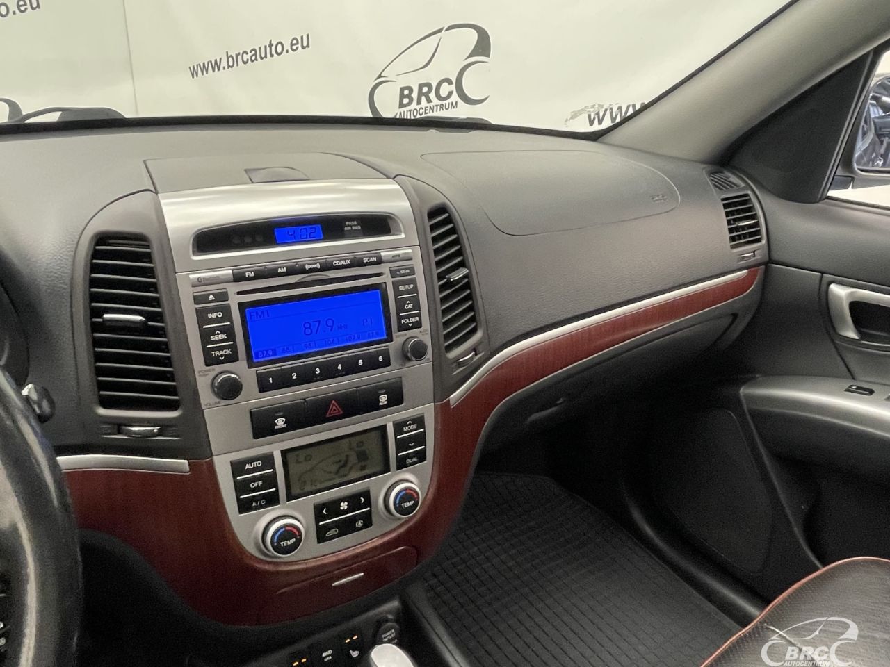 Hyundai Santa Fe | 25