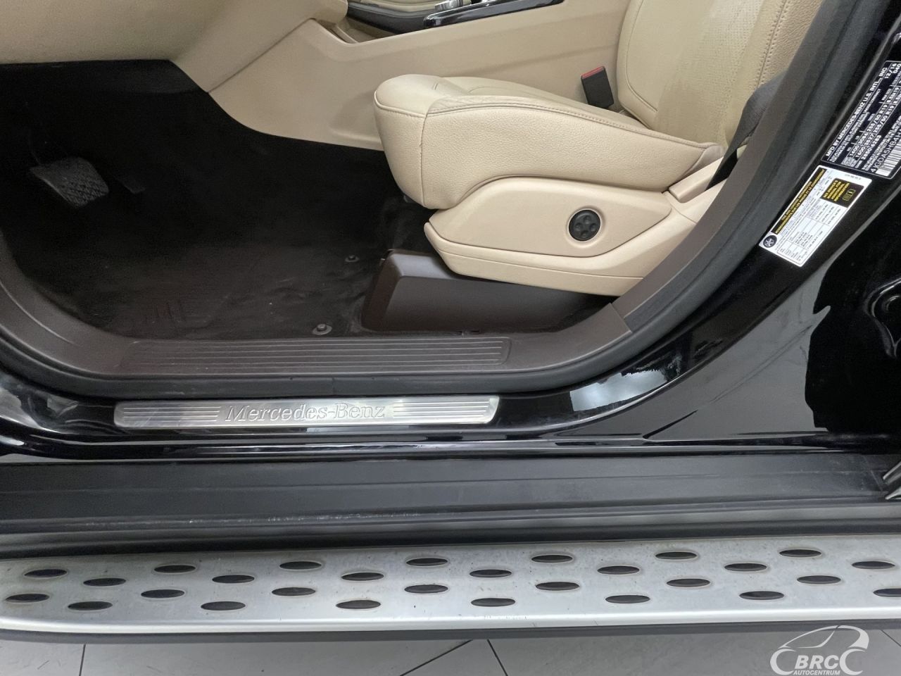 Mercedes-Benz GLE350 | 29