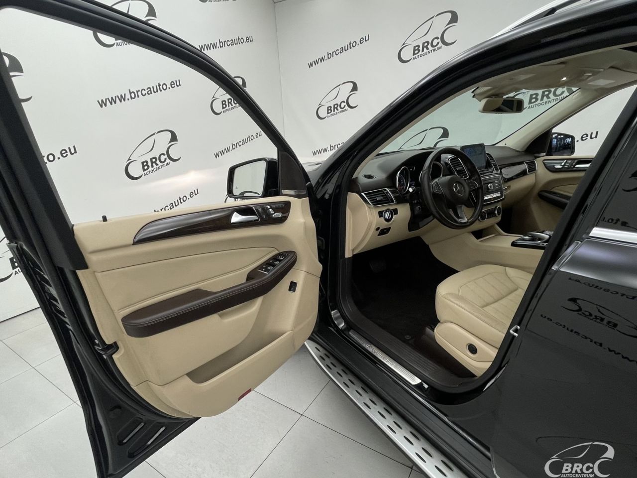 Mercedes-Benz GLE350 | 26