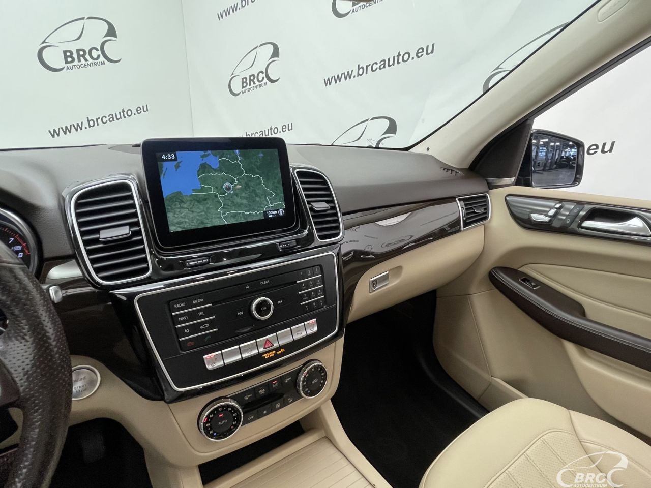 Mercedes-Benz GLE350 | 33