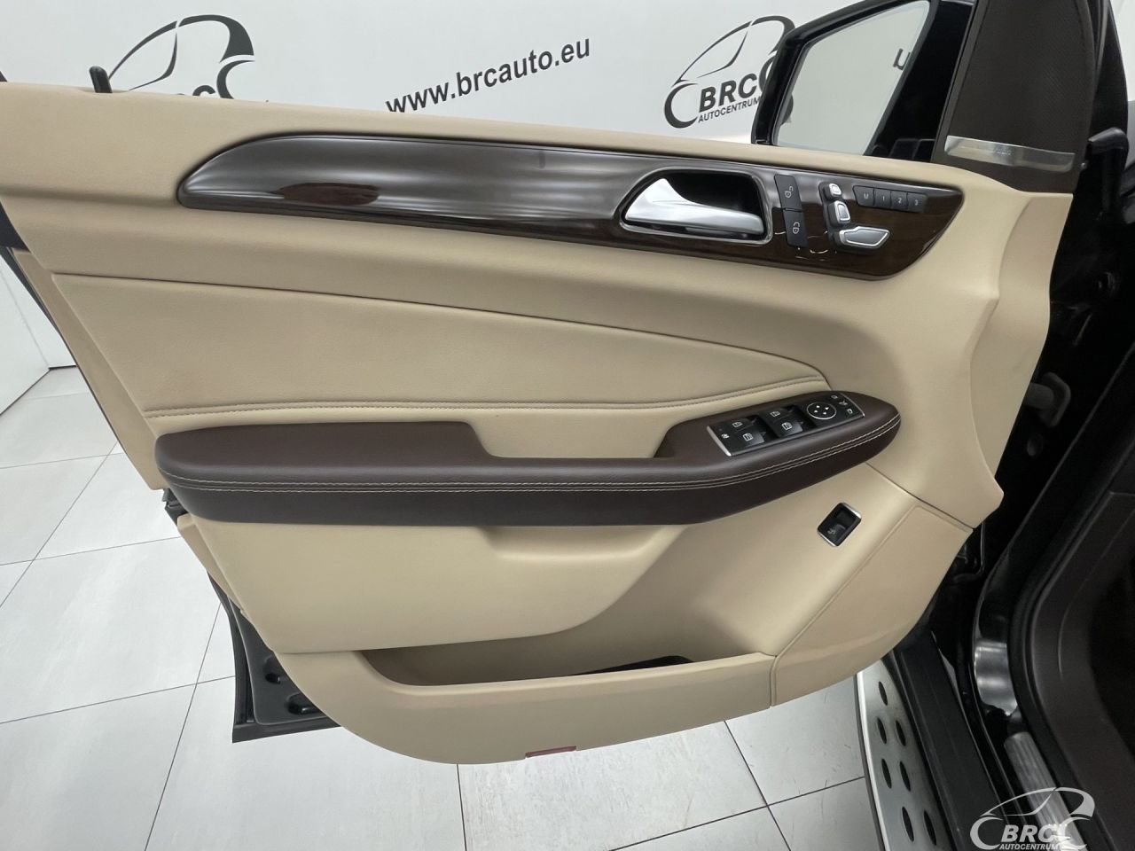 Mercedes-Benz GLE350 | 27