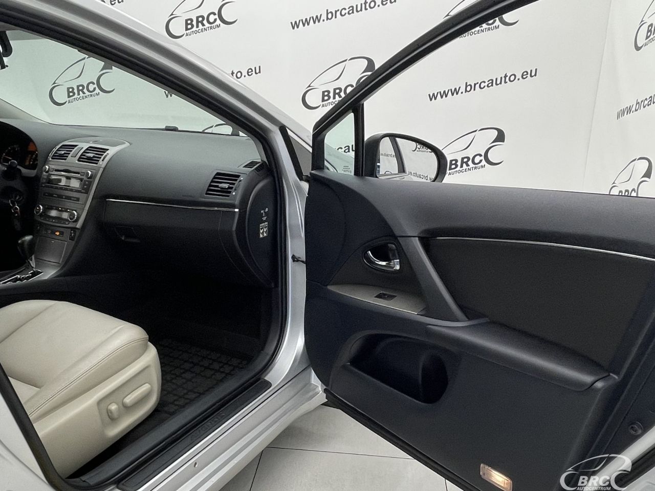 Toyota Avensis | 7