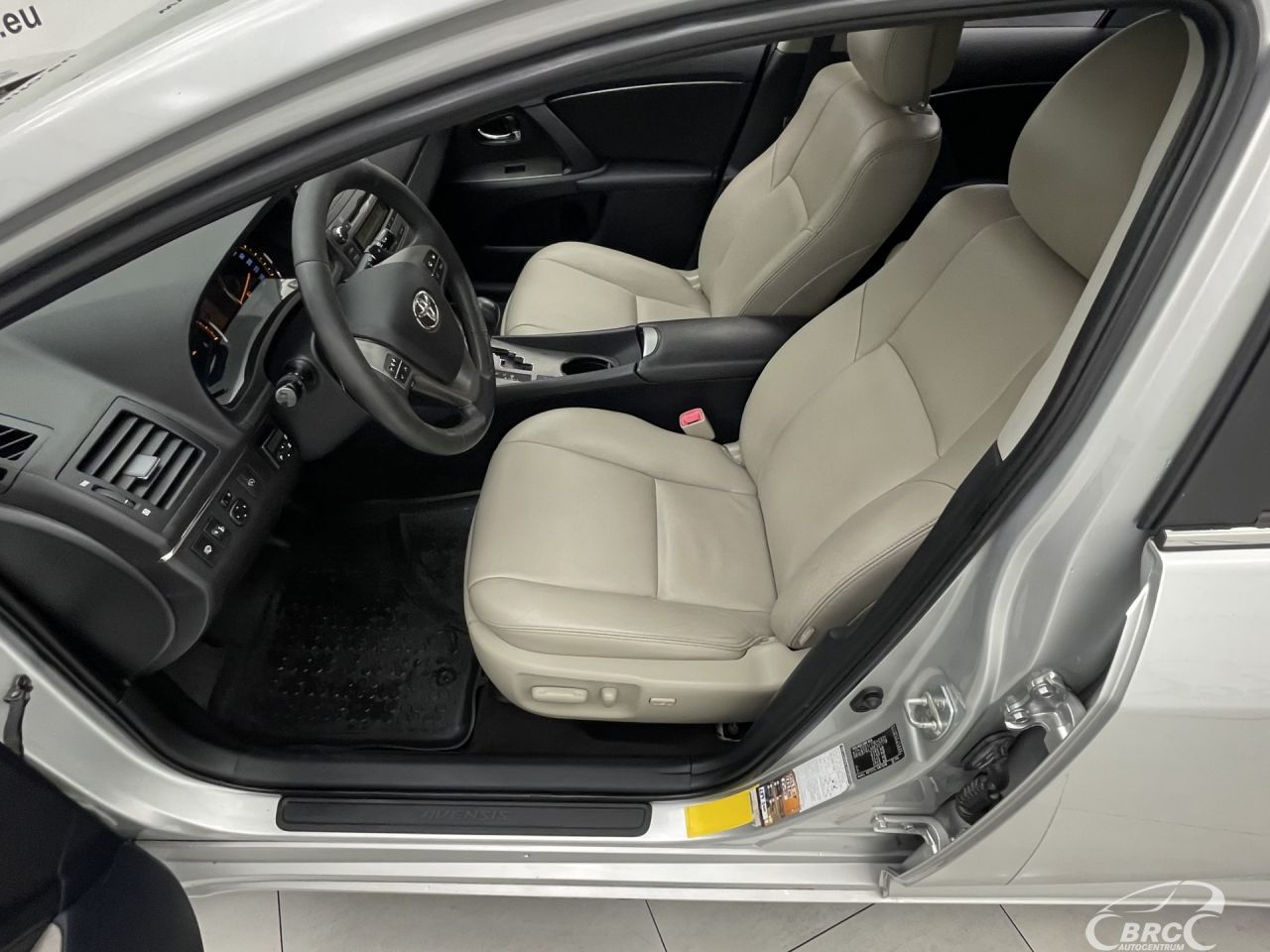 Toyota Avensis | 19