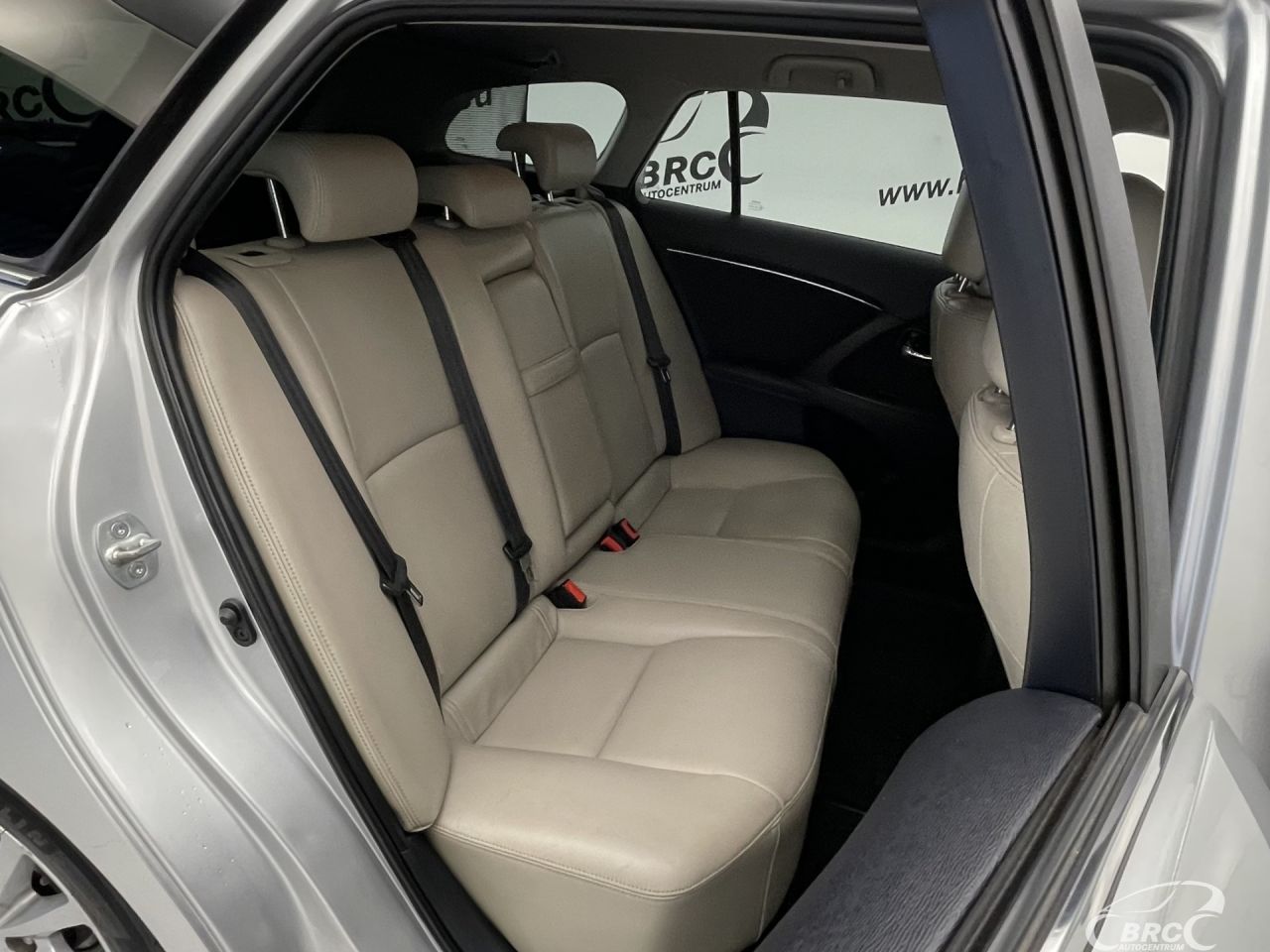 Toyota Avensis | 10