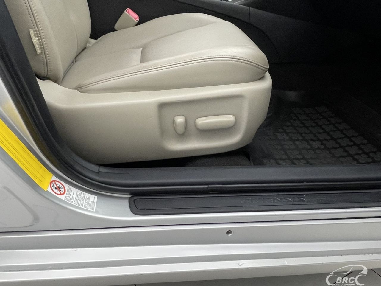 Toyota Avensis | 5