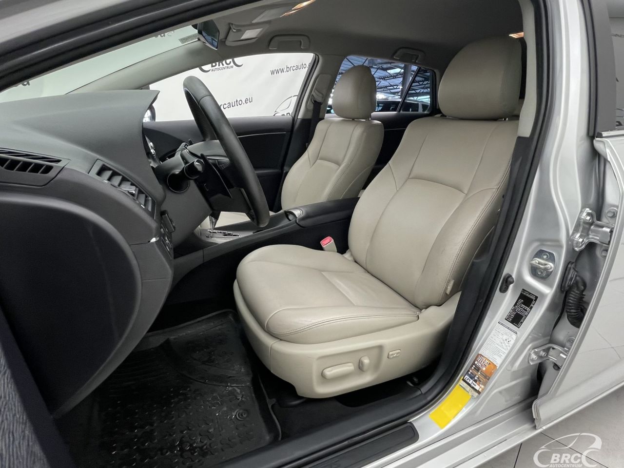 Toyota Avensis | 21