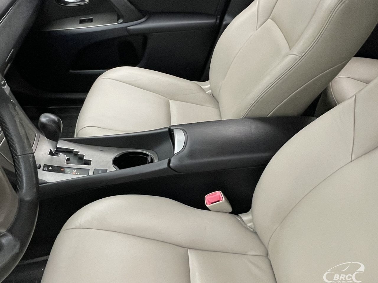 Toyota Avensis | 22