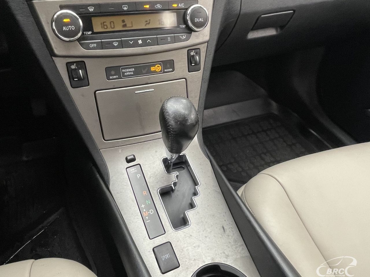 Toyota Avensis | 24