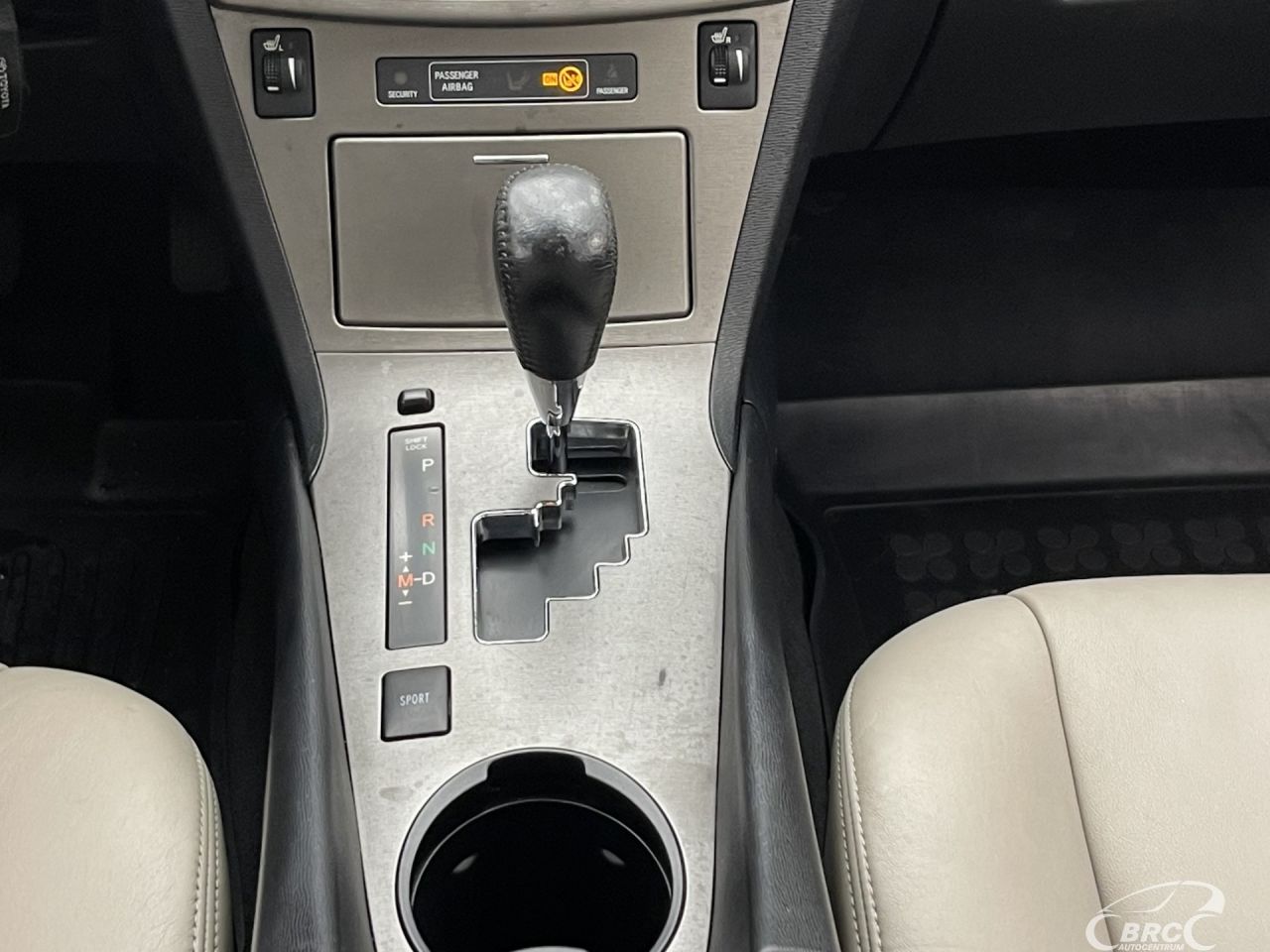 Toyota Avensis | 16