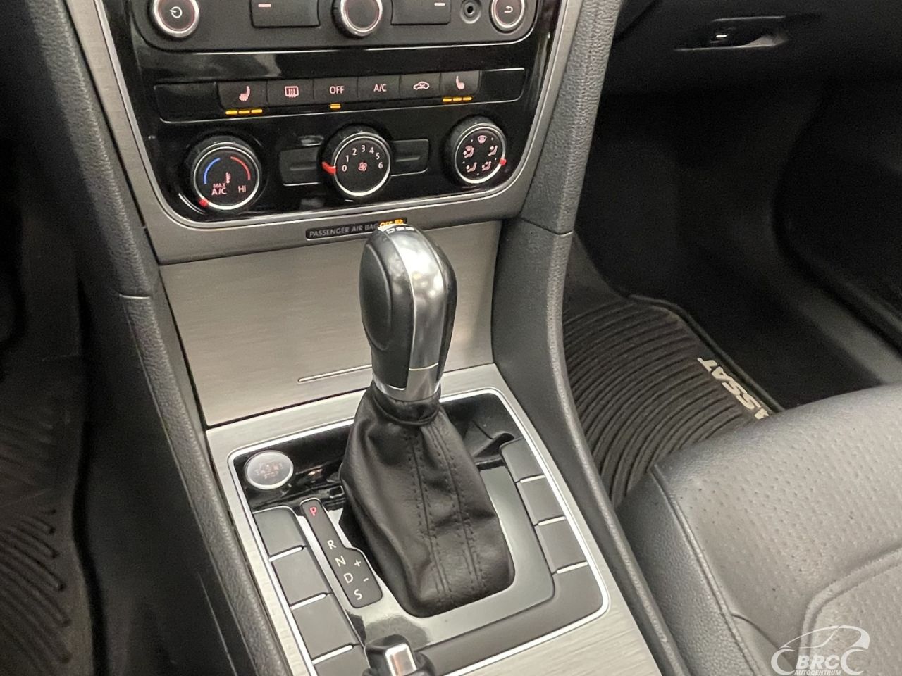 Volkswagen Passat | 24