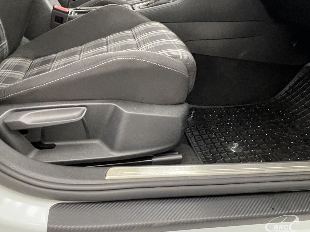 Volkswagen Golf | 5
